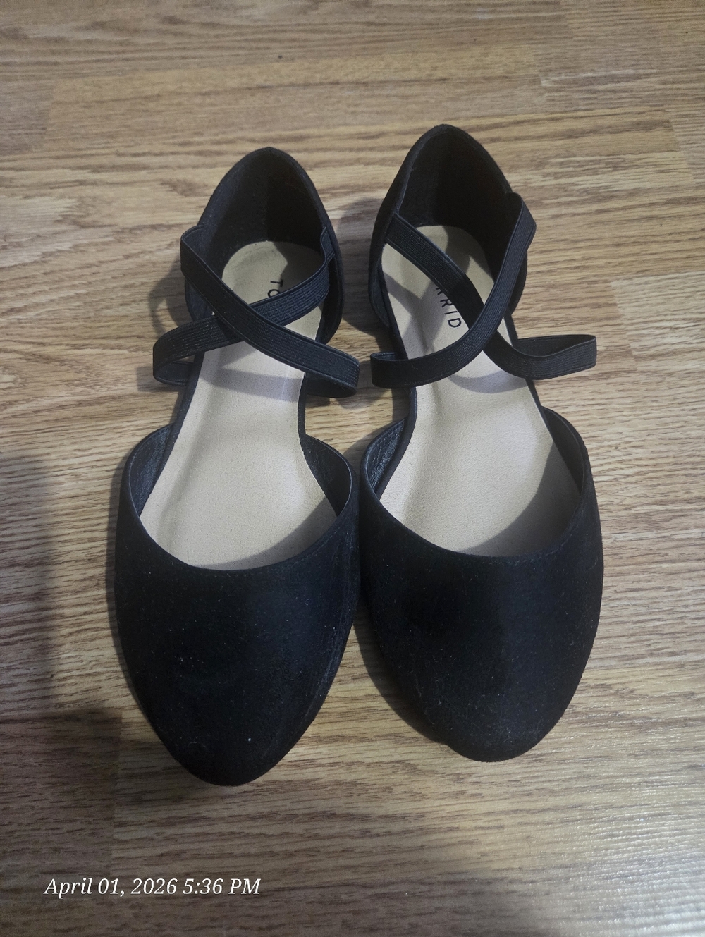 Women's Black Cross-Strap Ballet Flats